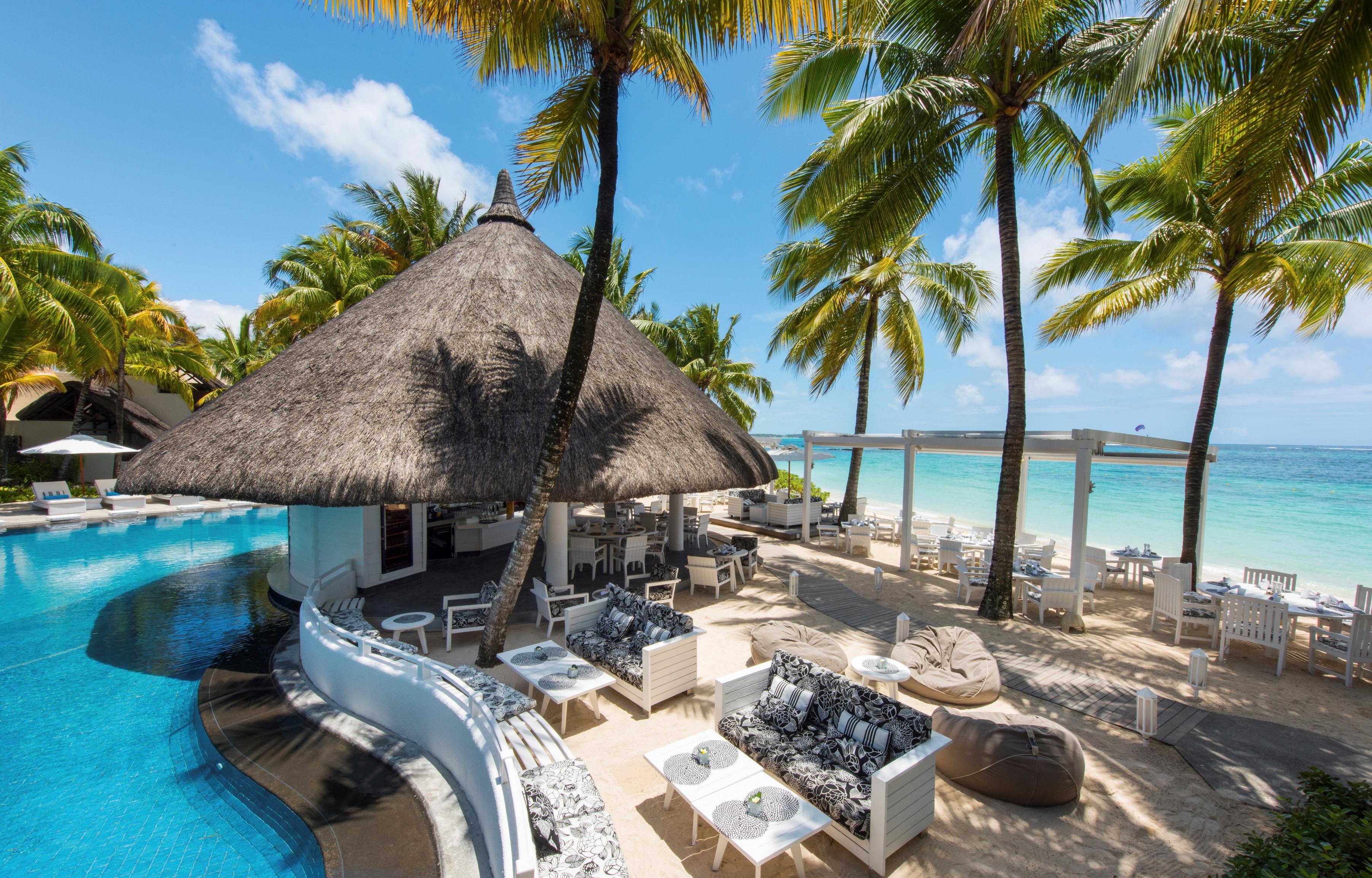 Constance Belle Mare Plage Exteriör bild Beach at the resort