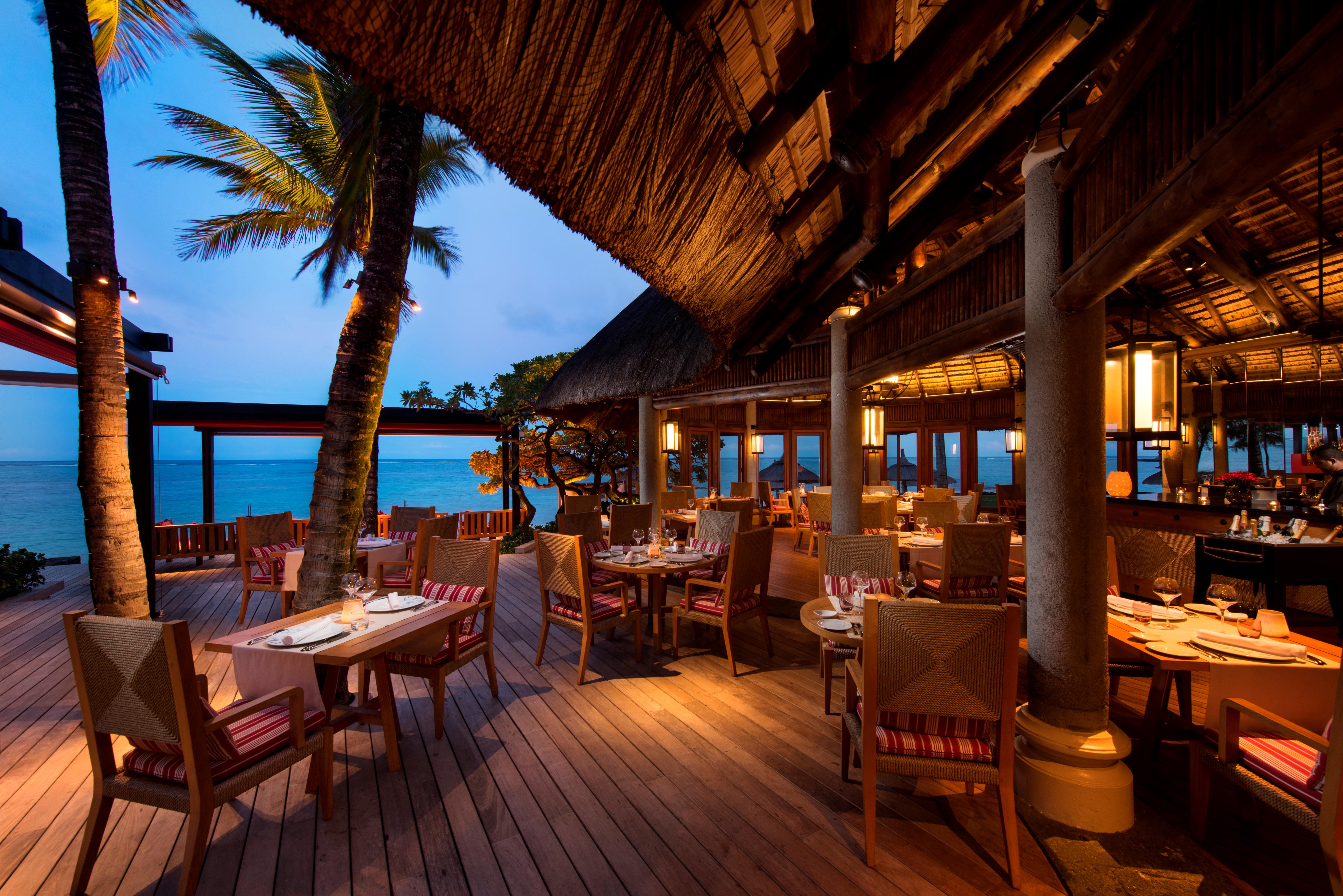 Constance Belle Mare Plage Exteriör bild The Beach Club