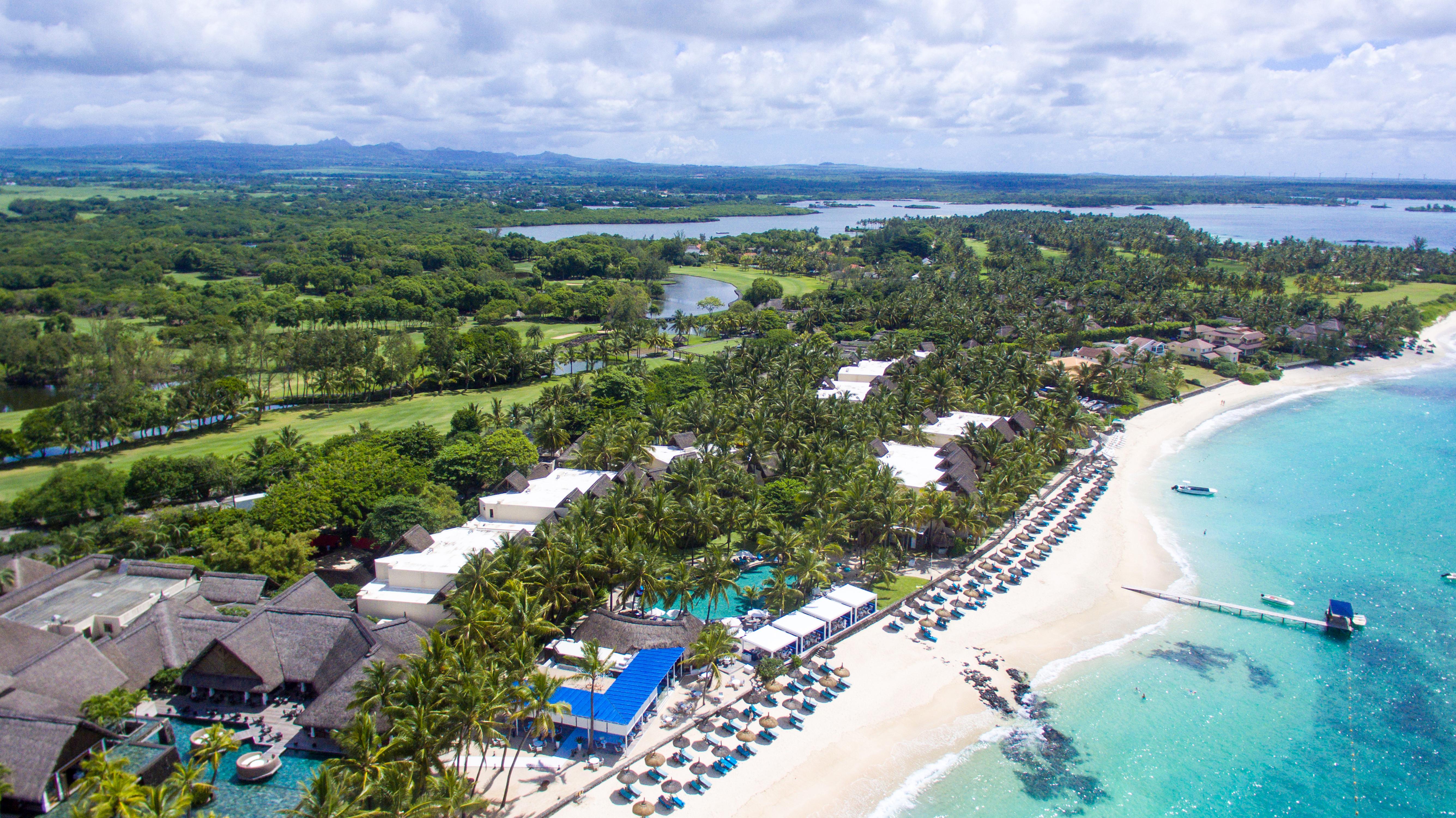 Constance Belle Mare Plage Exteriör bild Aerial view of the resort