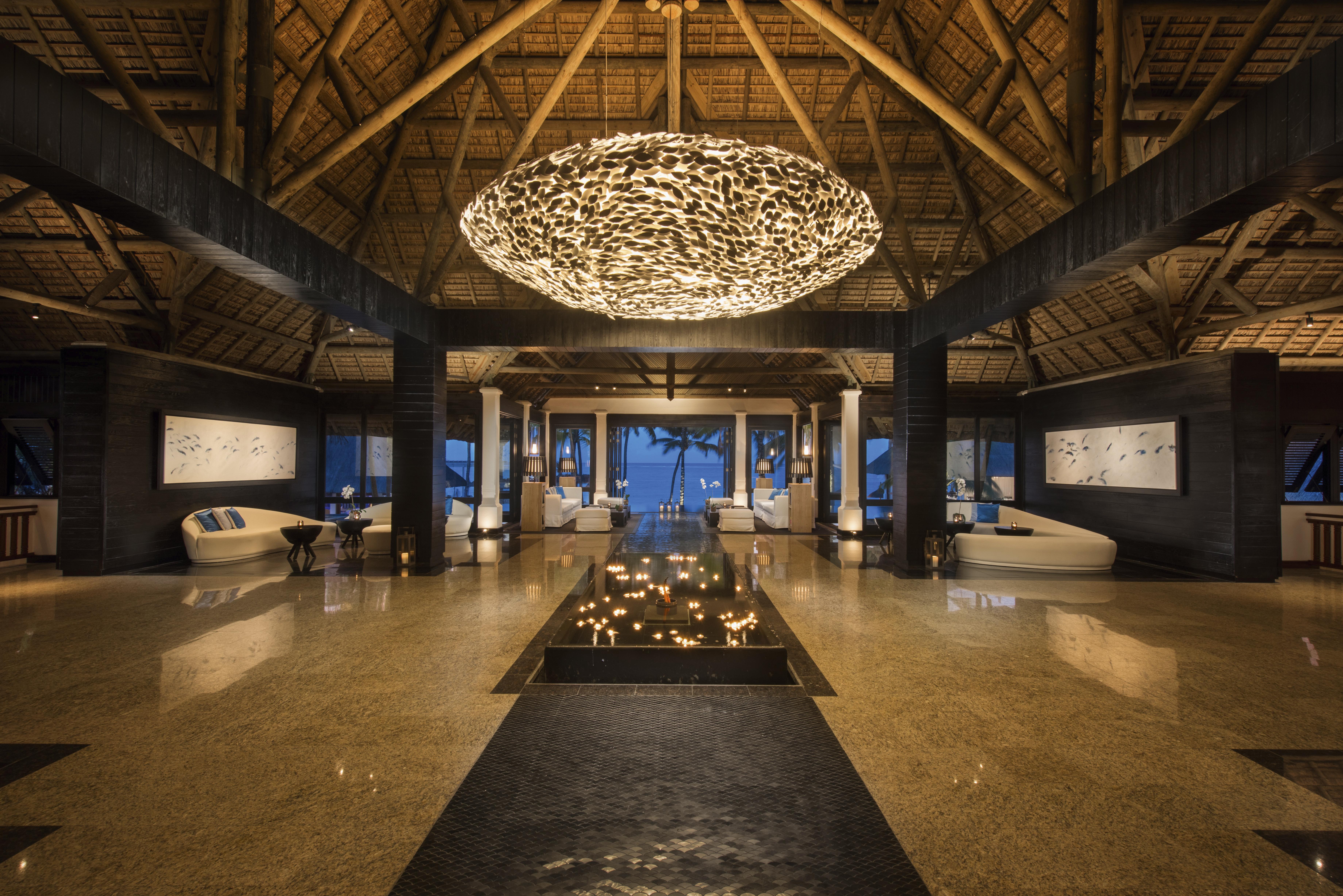 Constance Belle Mare Plage Exteriör bild The lobby of the resort