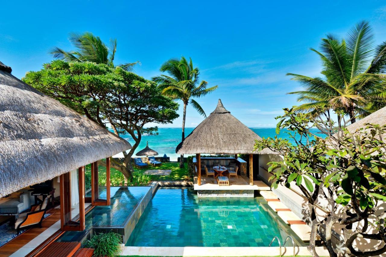 Constance Belle Mare Plage Exteriör bild The resort's beachfront villas