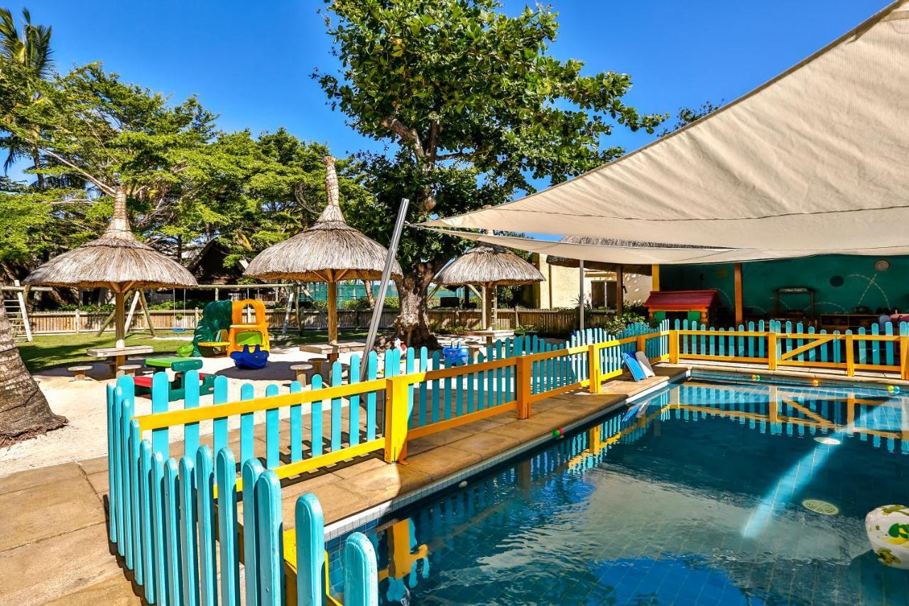 Constance Belle Mare Plage Exteriör bild Dolphin Cove