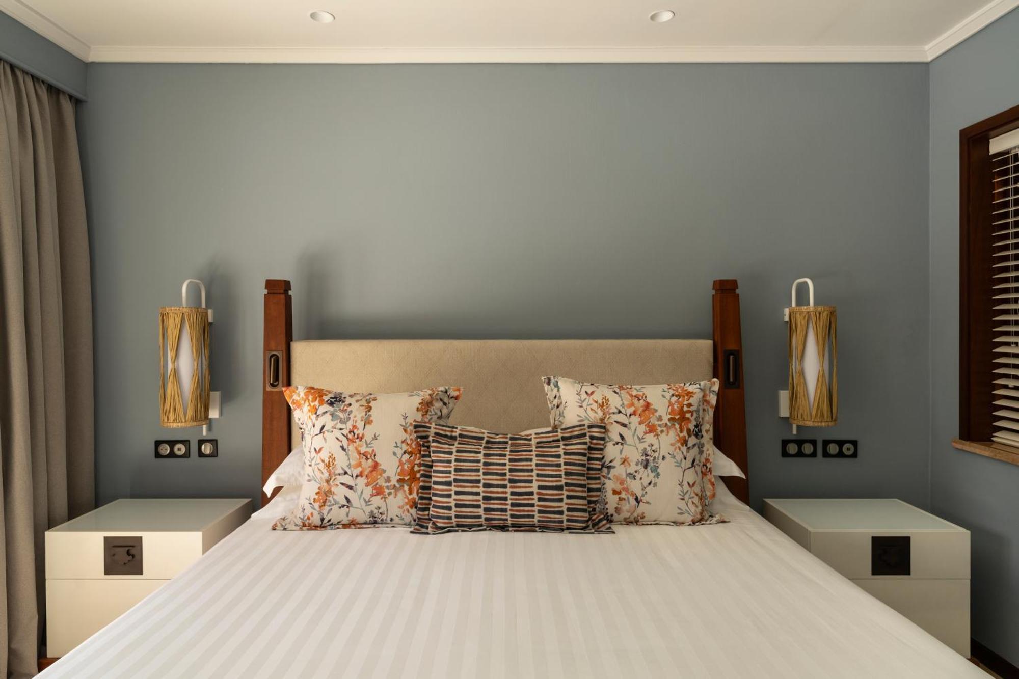 Constance Belle Mare Plage Exteriör bild A bedroom at the hotel