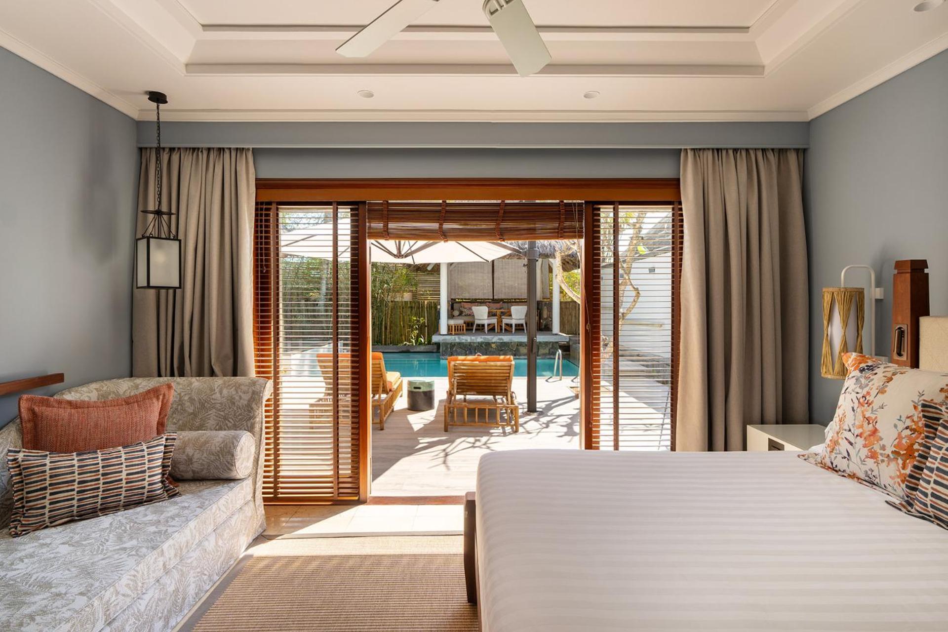 Constance Belle Mare Plage Exteriör bild A room at the hotel